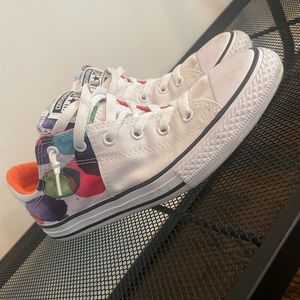 Converse sneakers size 4.5